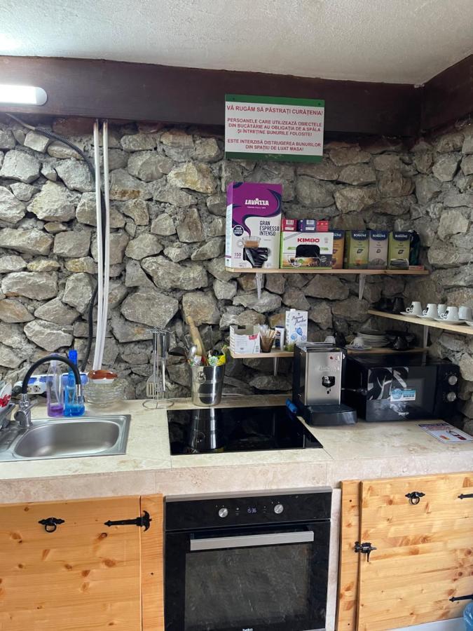 Caravans Park & Glamping Tents In The Vineyard Villa Turda Exterior foto